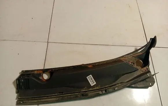 Pontiac Vibe Wiper trim 5578201030D