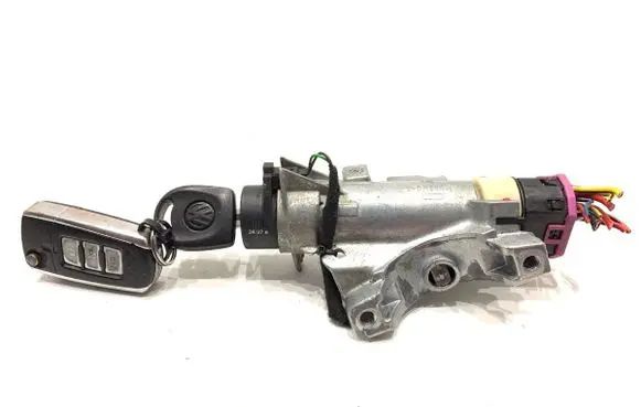 Volkswagen PASSAT B5 Ignition lock 4D0905851E