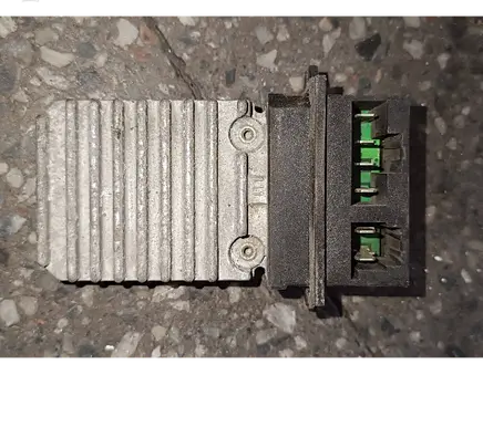 Chrysler 300M Heater blower motor/fan resistor 04734913