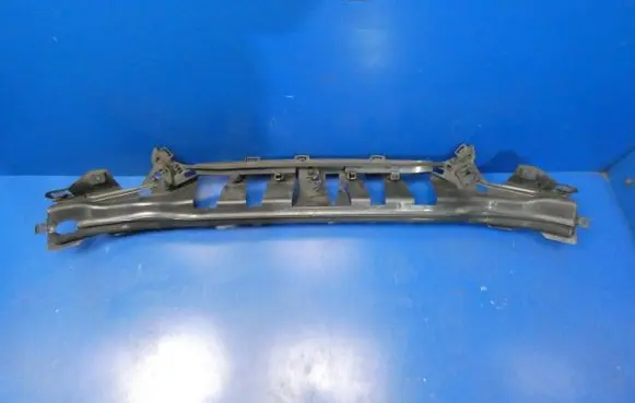 Volvo V40 Front bumper mounting bracket 31290948