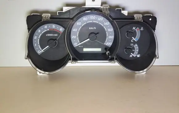 Toyota Hilux (AN10, AN20, AN30) Speedometer (instrument cluster) 838000KF11 768650T