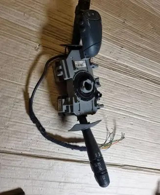 Renault Scenic I Indicator stalk 7700428197 76010019 54034881A