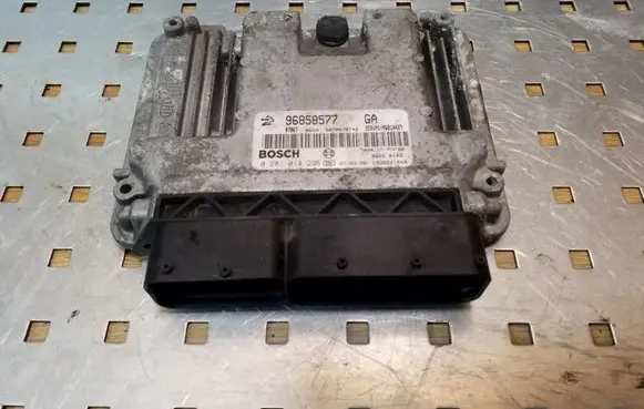 Opel Antara Engine control unit/module 96858577 0281014296
