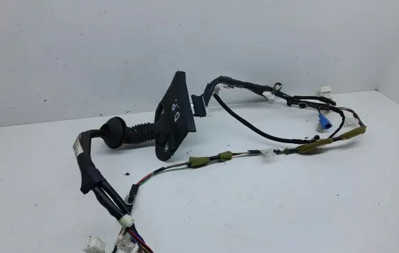 Toyota Prius (XW30) Front door wiring loom 8215147450D 8215147