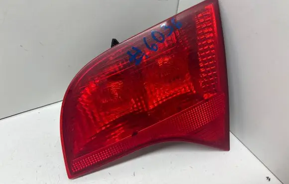 Audi A4 S4 B7 8E 8H Tailgate rear/tail lights 8E9945094