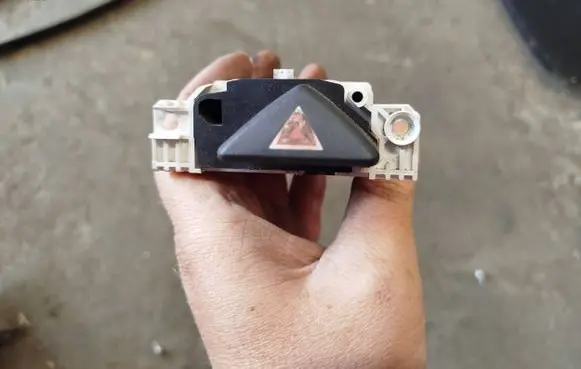 Ford Focus Hazard light switch 