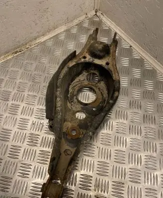 Toyota RAV 4 (XA30) Rear control arm