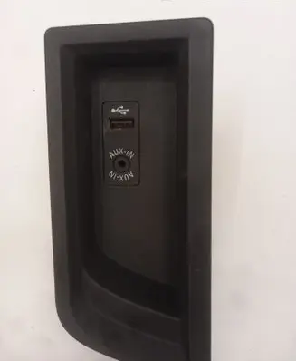 BMW M3 F80 USB socket connector 9207358