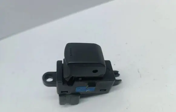 Nissan Note (E11) Electric window control switch 25411ED00B