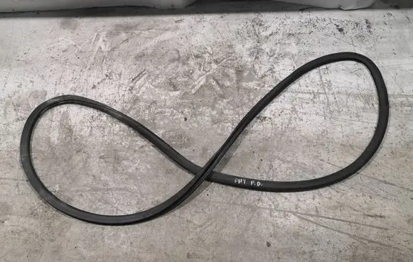 Volkswagen Phaeton Front door rubber seal