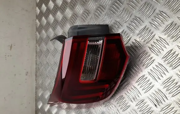 Opel Grandland X Rear/tail lights 81660101