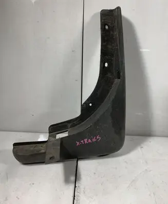 Nissan X-Trail T30 Front mudguard 638548H300