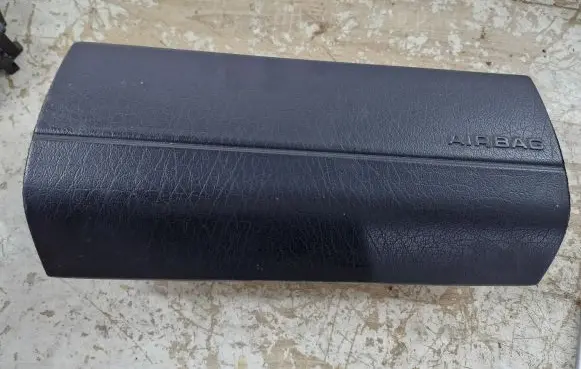 Volkswagen Golf III Passenger airbag 1H1880202