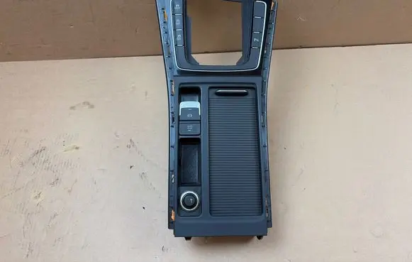 Volkswagen Golf VII Center console 5G1863245F