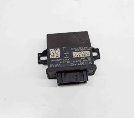 Volkswagen Polo V 6R Light module LCM 130732937101 5Q0907357