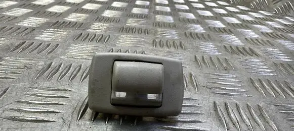 Sun visor clip/hook/bracket