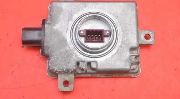 Peugeot 4007 Voltage converter/converter module W3T20971