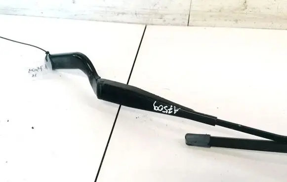 Ford Focus C-MAX Front wiper blade arm 3M5117526AA