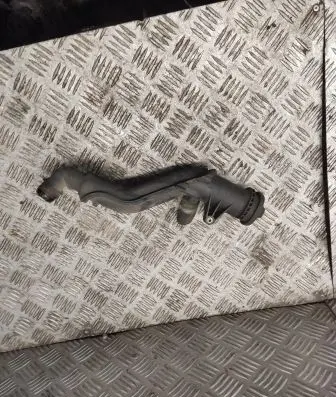 Volvo V50 Oil fill pipe 