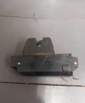 Peugeot 607 Tailgate/trunk/boot lock/catch/latch 9652301980