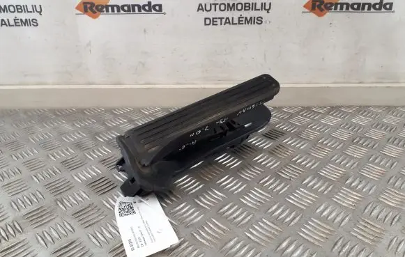 Volkswagen Tiguan Accelerator throttle pedal 65102100RL 1K2723503AL