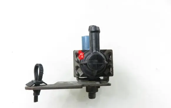 Nissan Murano Z50 Valve vacuum A83600