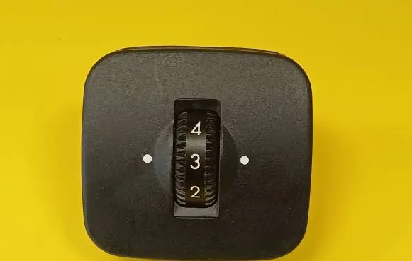Mercedes-Benz S W220 Headlight level height control switch 2208000878A