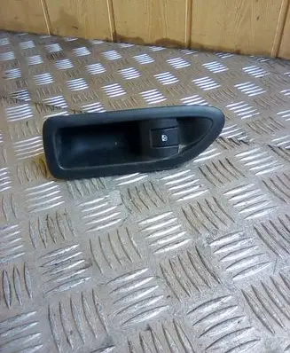 Renault Laguna II Electric window control switch 28082