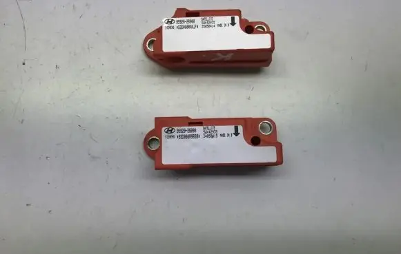 Hyundai Santa Fe Airbag deployment crash/impact sensor 9592026000