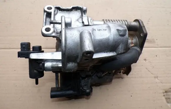 Renault Megane III EGR valve cooler 8200836385