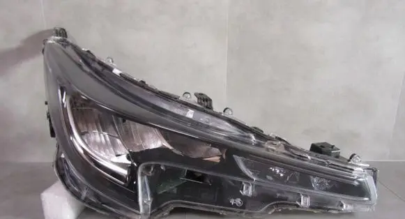 Toyota Corolla E210 E21 Headlight/headlamp 81110-02S60