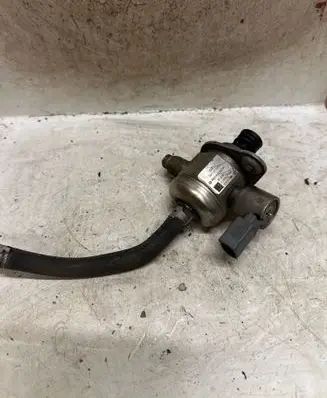 Volkswagen PASSAT B6 Fuel injection high pressure pump 06H127025G 0261520049