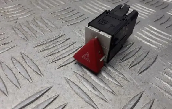Volkswagen PASSAT B6 Hazard warning light relay 3C0953509