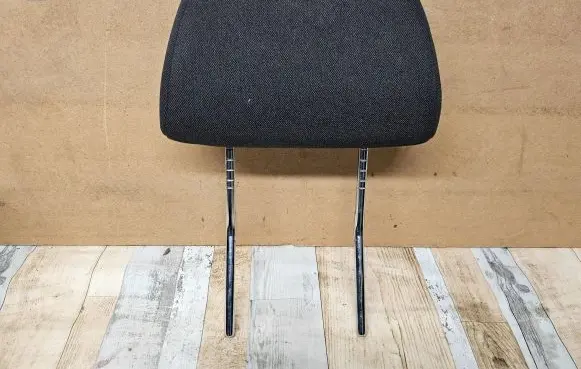 Opel Zafira B Front seat headrest 