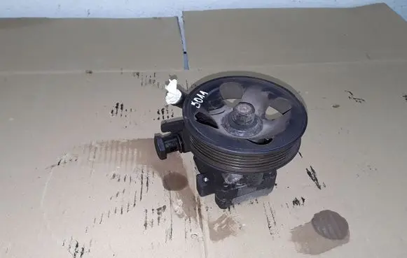 KIA Carens II Power steering pump NOCODE