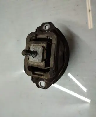 Land Rover Range Rover Sport L320 Engine mount bracket AH226A003BA