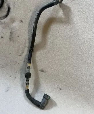 Peugeot 4007 Fuel line pipe