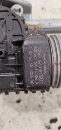 Audi A4 S4 B7 8E 8H Front wiper linkage and motor 8E1955119