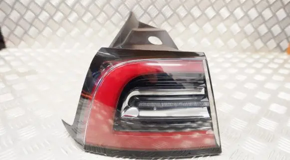 Tesla Model 3 Rear/tail lights