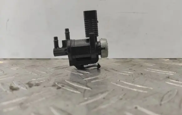 Audi A7 S7 4G Turbo solenoid valve 1K0906283A