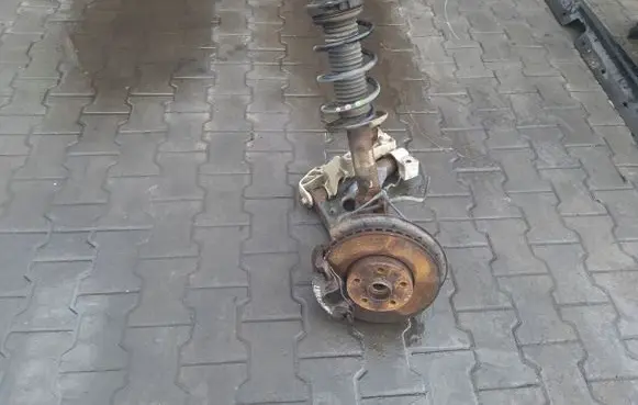 Seat Leon (1P) Front wheel hub spindle knuckle