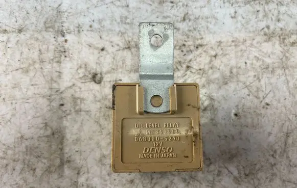 Mitsubishi Pajero Sport I Oil pressure relay 369959