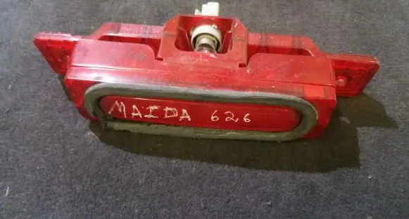 Mazda 626 Third/center stoplight 28661825 286-61825