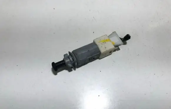 Mitsubishi Colt Brake pedal sensor switch mr977584
