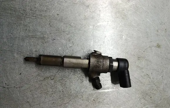 Fuel injector