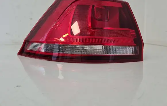 Volkswagen Golf VII Rear/tail lights 5G9945095C L90056043