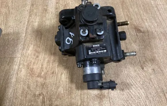 Opel Insignia A Fuel injection high pressure pump 55571005 0445010193 002660803426