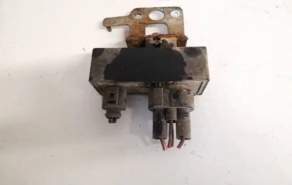 Coolant fan relay
