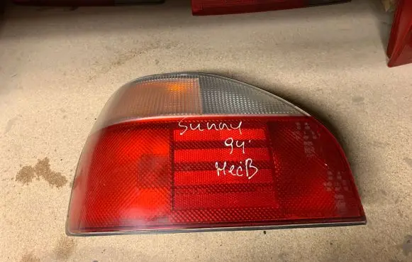 Nissan Sunny Rear/tail lights 4607