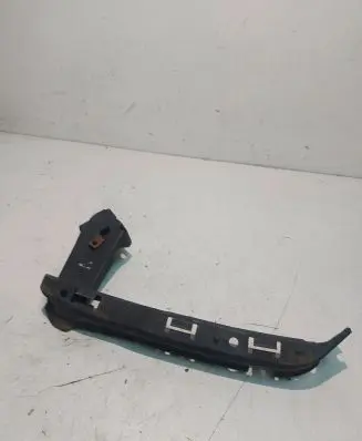 Honda CR-V Front bumper mounting bracket